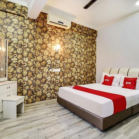 Capital O 90490 Zaques Hotel Sungai Petani Exterior photo